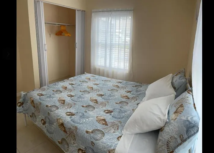 Charming 3 Bedroom 2 Bathroom And A Lanai