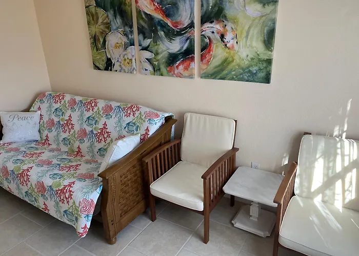 Charming 3 Bedroom 2 Bathroom And A Lanai